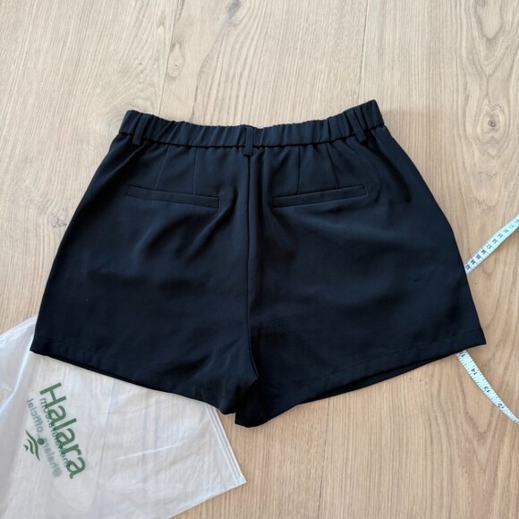 Halara - Black - Front pleat shorts - 3" - Size M - NWT - Picture 7 of 8